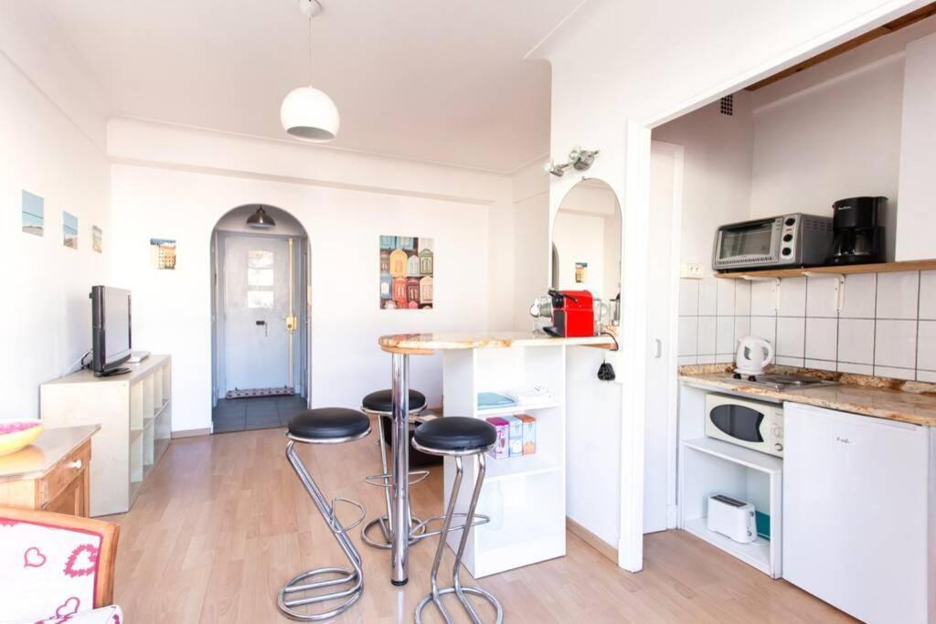 Nice Center - Bright Studio Balcony Wifi & Aircon Daire Dış mekan fotoğraf